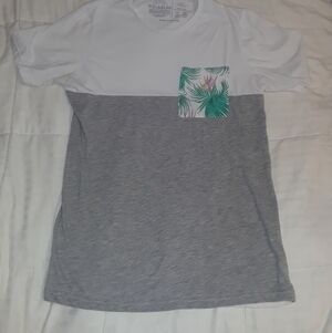 PULL & Bear t shirt size Medium